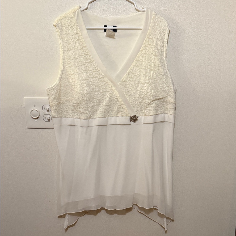 Studio 1940 Elegant White Sleeveless‎ Lace Top
